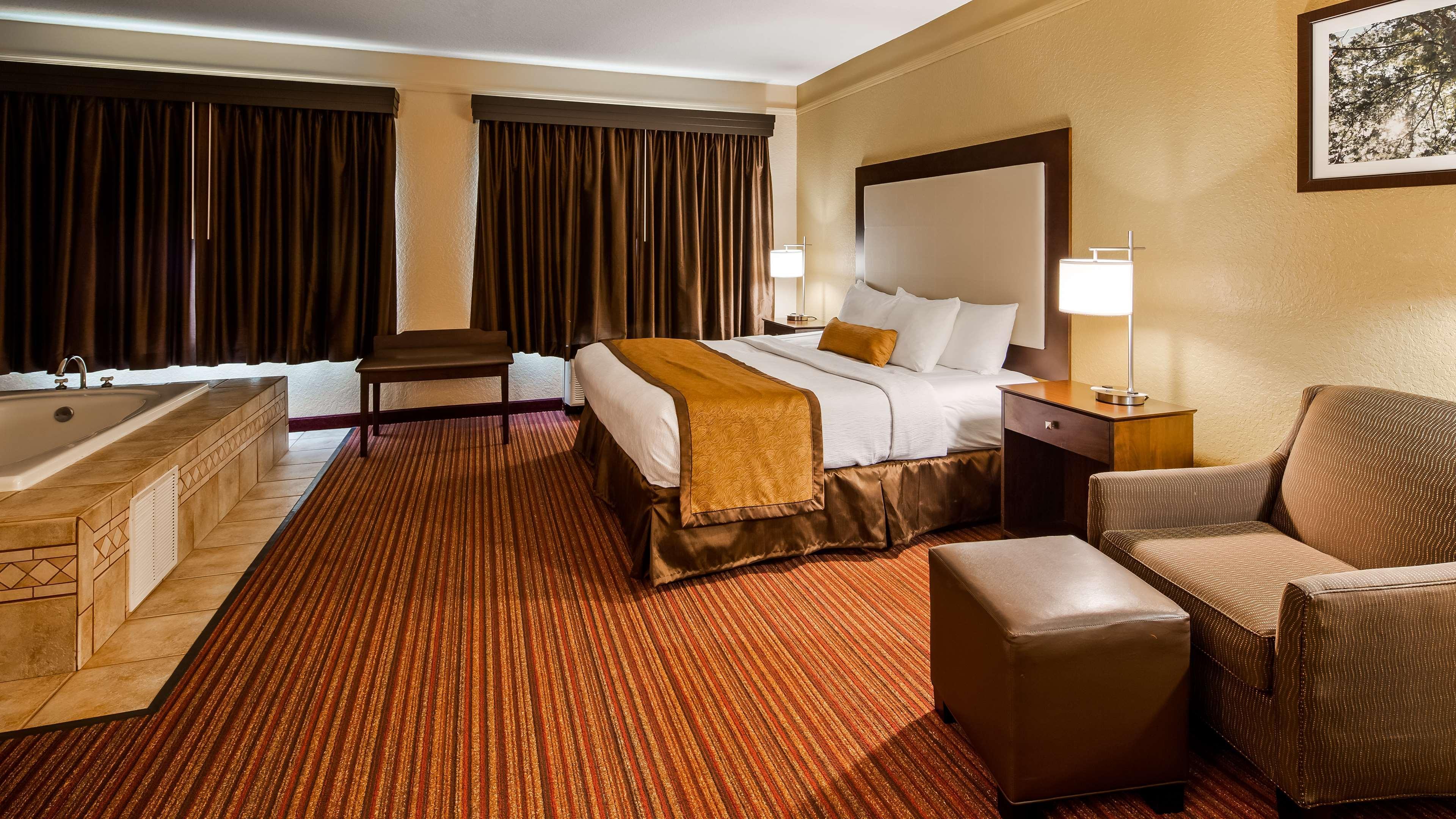 Best Western Plus Strawberry Inn & Suites Knoxville Exteriör bild