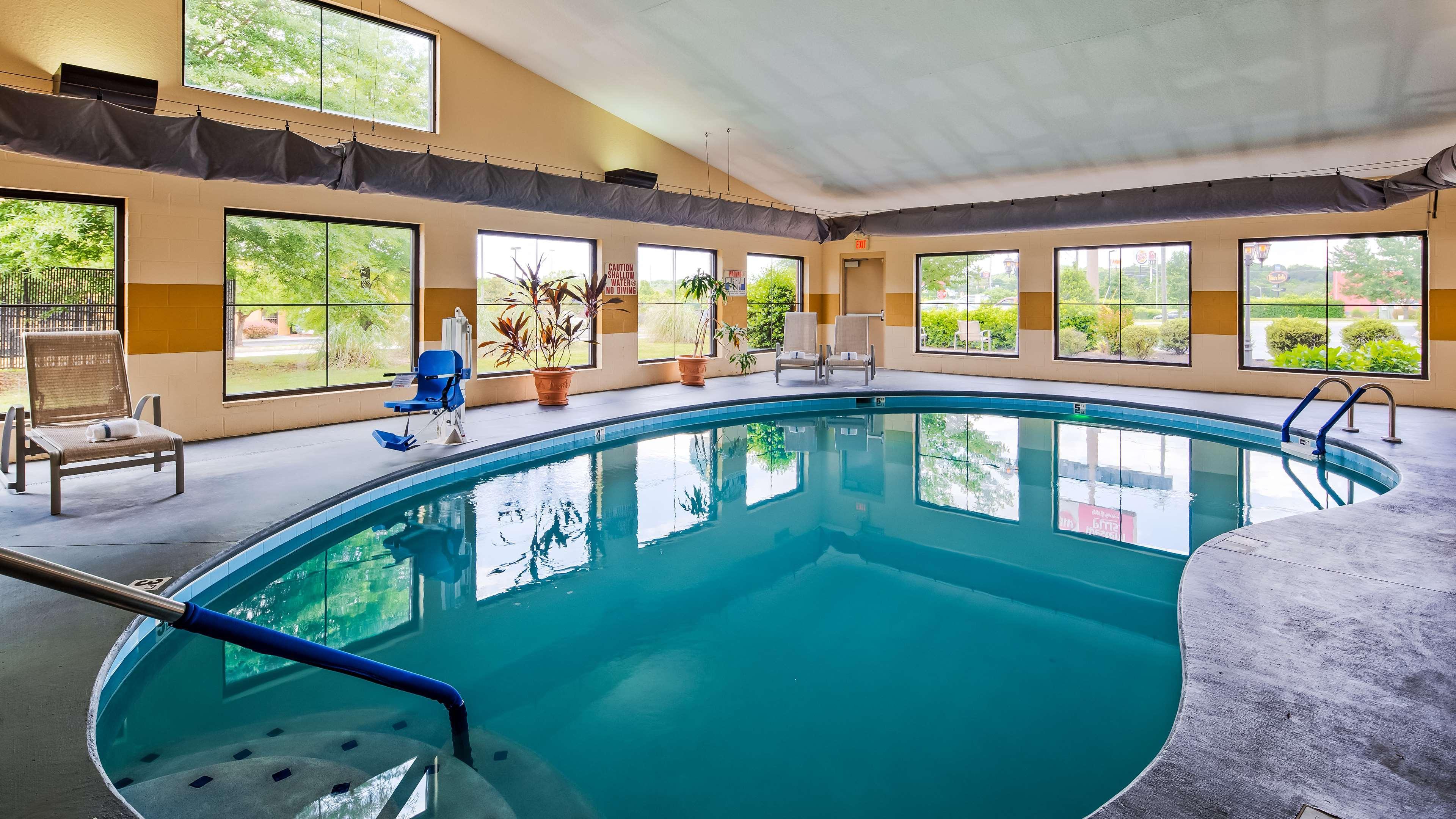 Best Western Plus Strawberry Inn & Suites Knoxville Exteriör bild