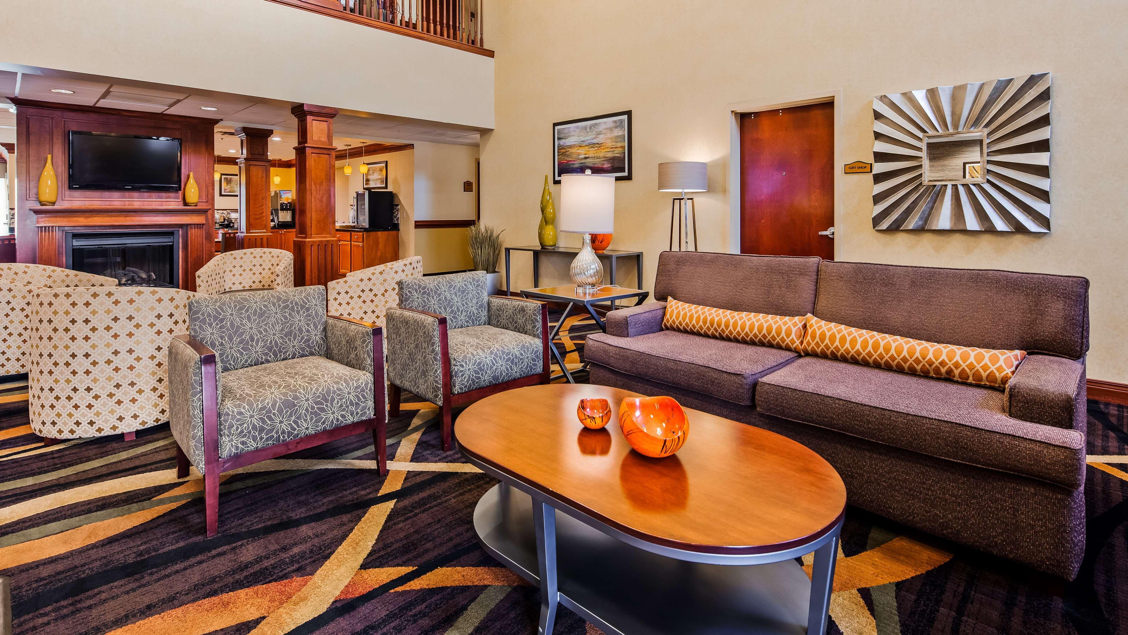 Best Western Plus Strawberry Inn & Suites Knoxville Exteriör bild