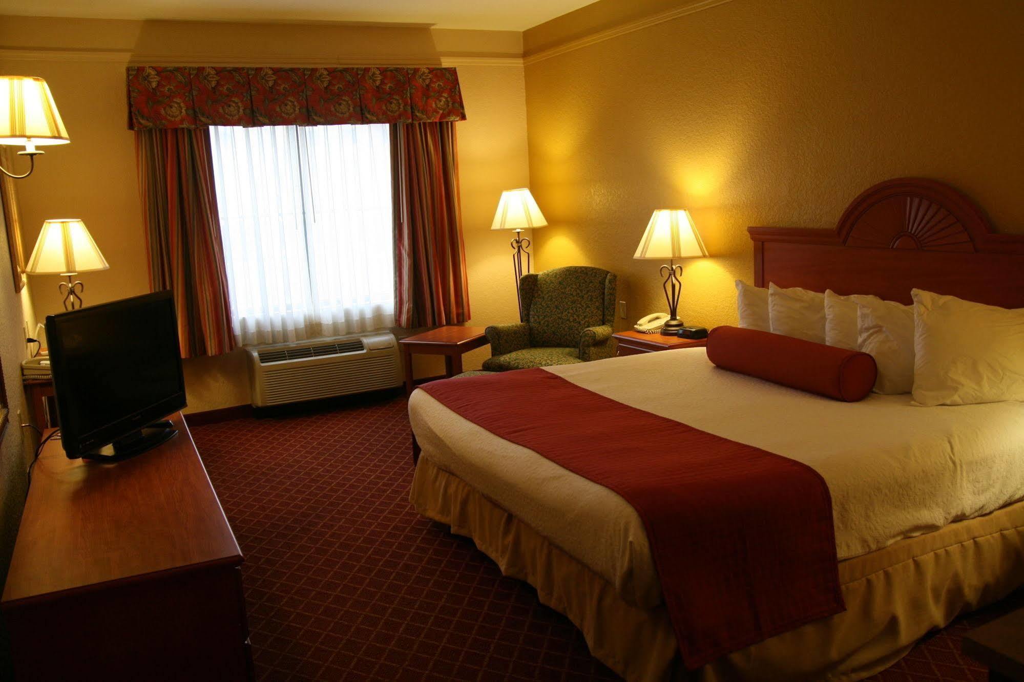 Best Western Plus Strawberry Inn & Suites Knoxville Exteriör bild