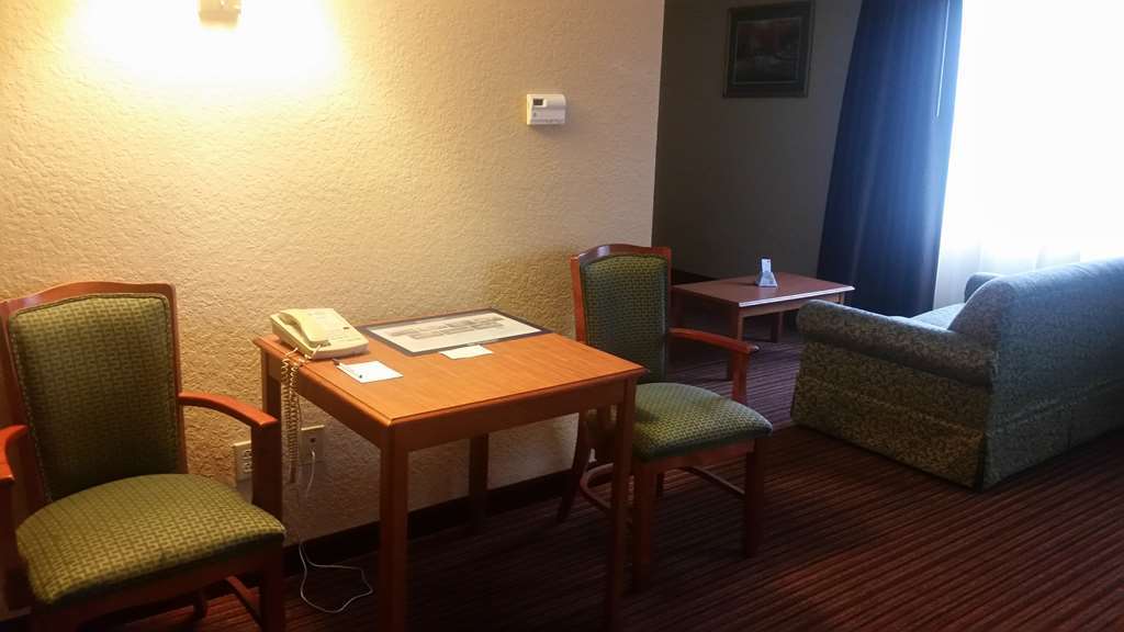 Best Western Plus Strawberry Inn & Suites Knoxville Rum bild